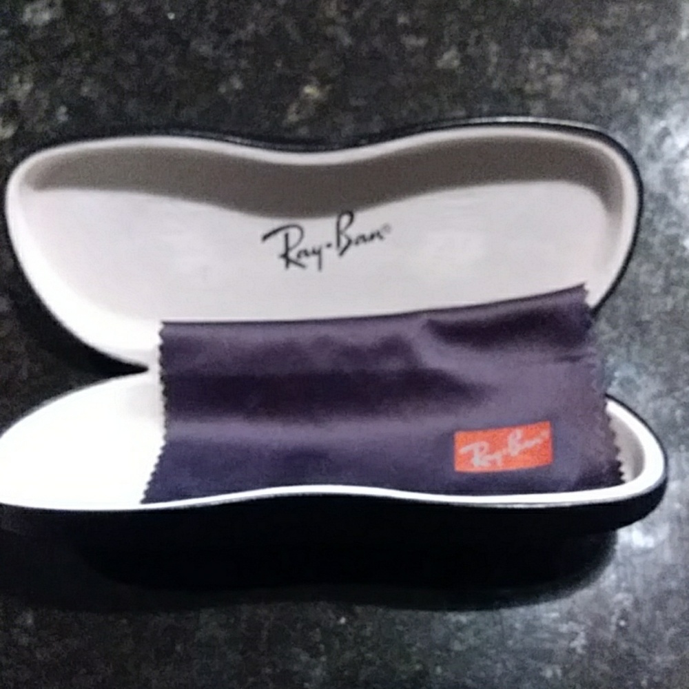 Ray-Ban Case